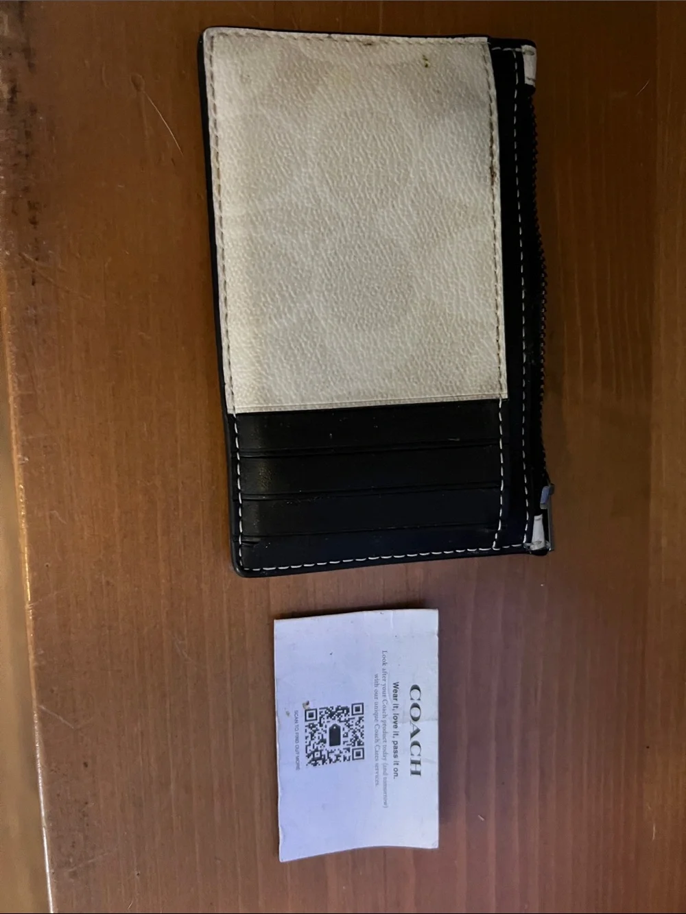 Coach pouch zipper